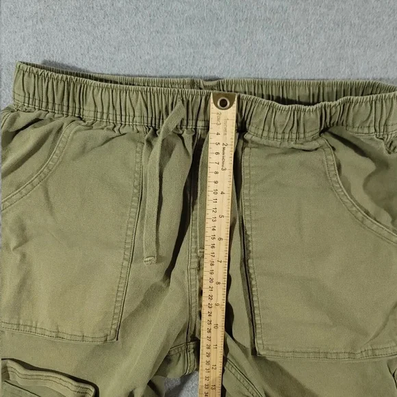 Olive Green Men's Casual Shorts - Picture 5 of 7